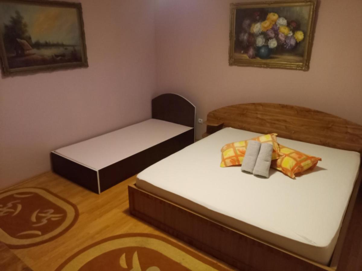 Natural Balkanic SelfCheckin Self-catering Targoviste Bagian luar foto